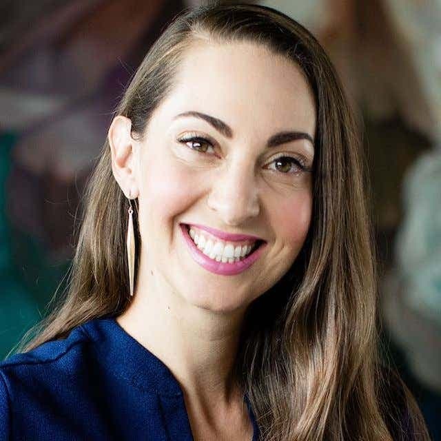 Body Language for Dating & Attraction by Vanessa Van Edwards — Mindvalley course